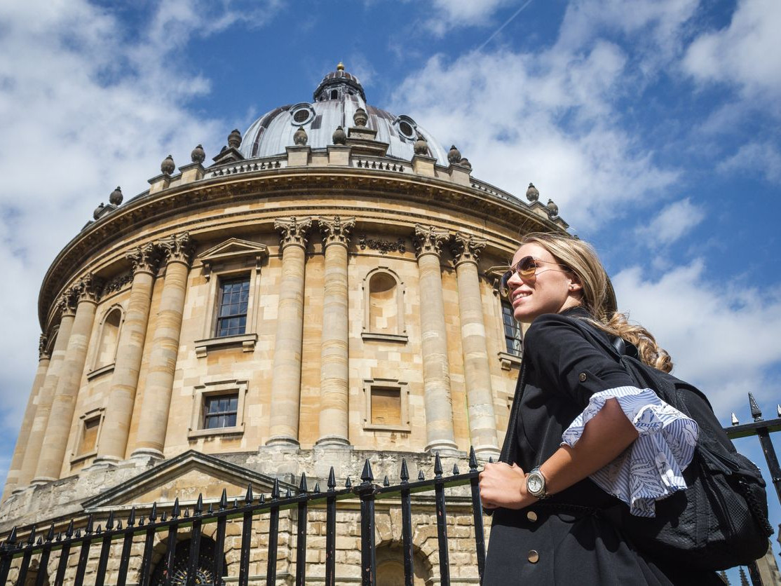 Photo of an Oxford university building