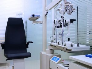 optometrist room with professional equipment